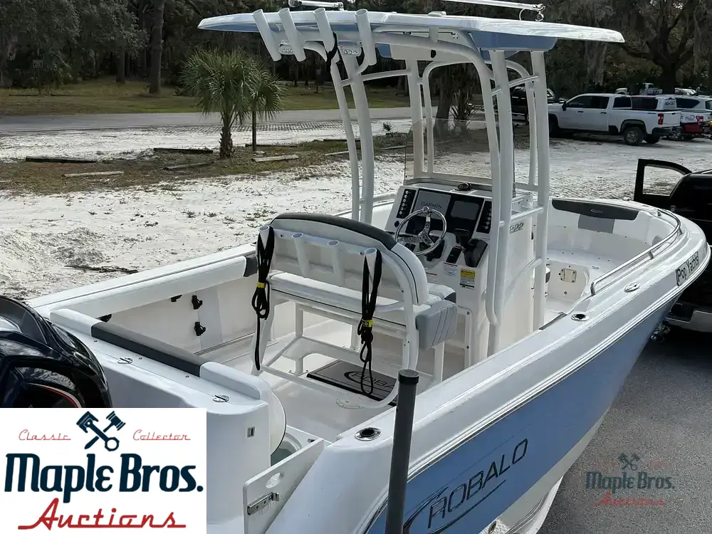 2023 Robalo R222 Explorer