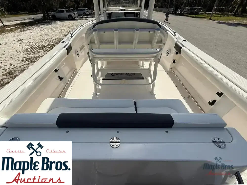 2023 Robalo R222 Explorer