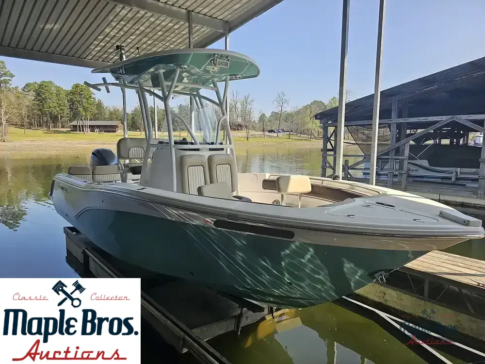 2018 Sea Fox 226 Commander