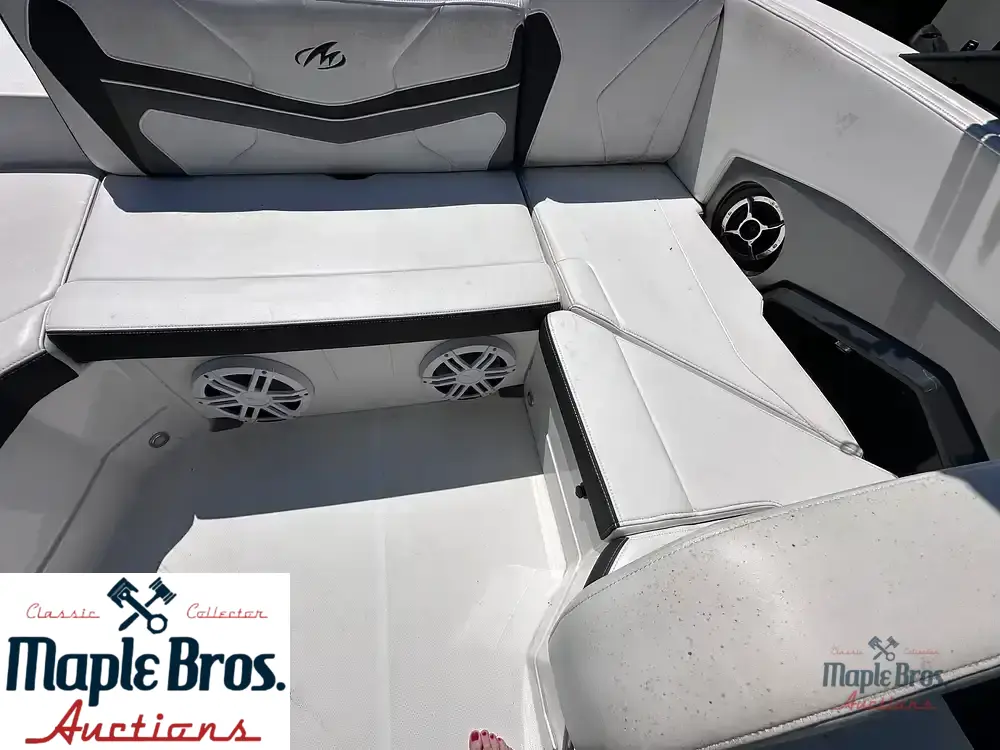 2017 Monterey 238 SS Surf