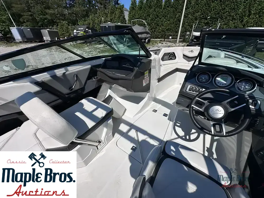 2017 Monterey 238 SS Surf