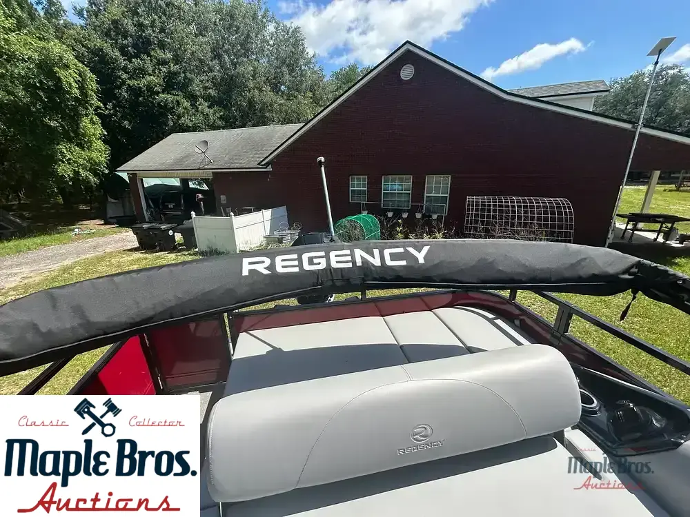 2023 Tracker Regency Series 250 DL3