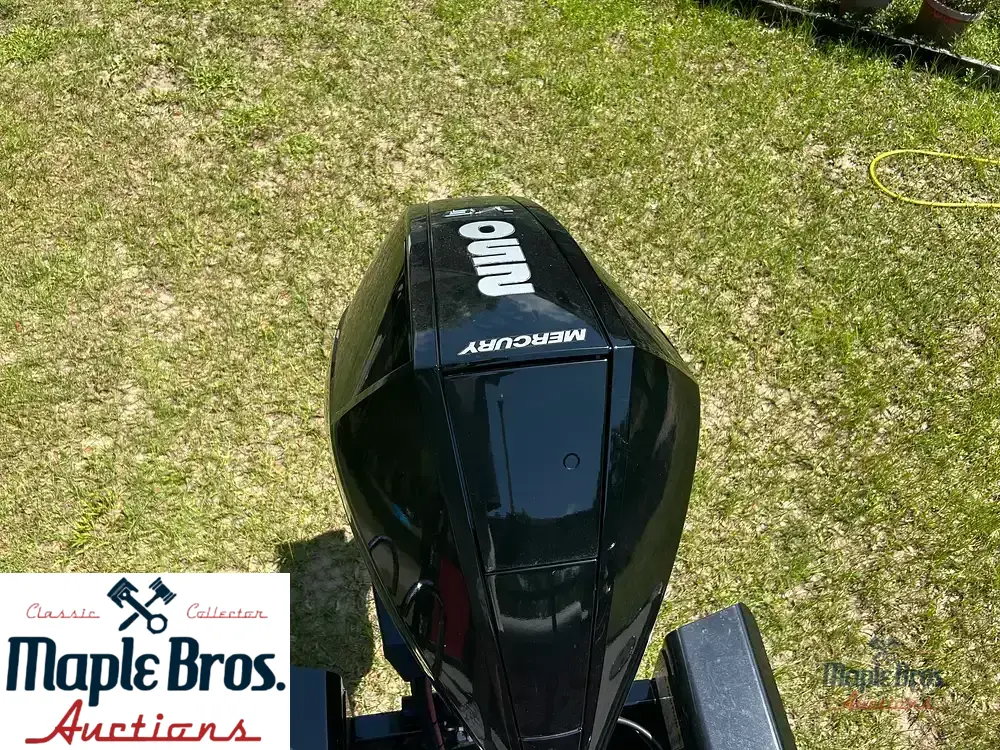 2023 Tracker Regency Series 250 DL3