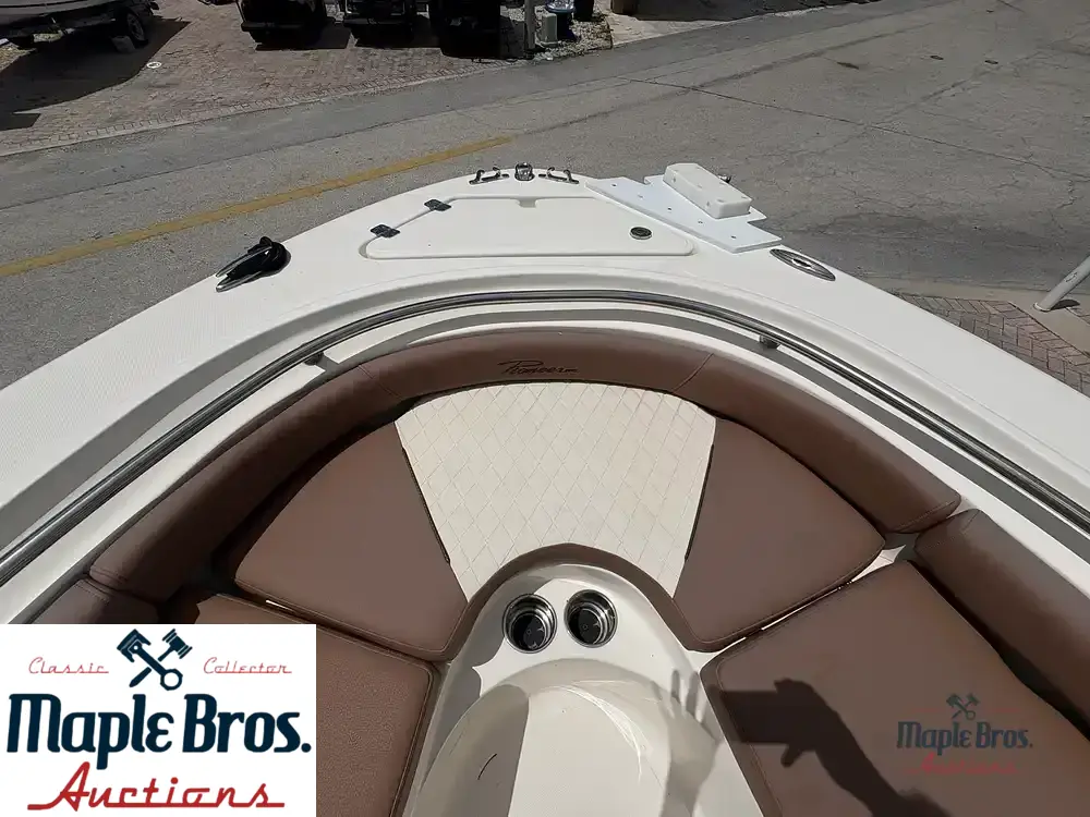 2022 Pioneer 222 Sportfish