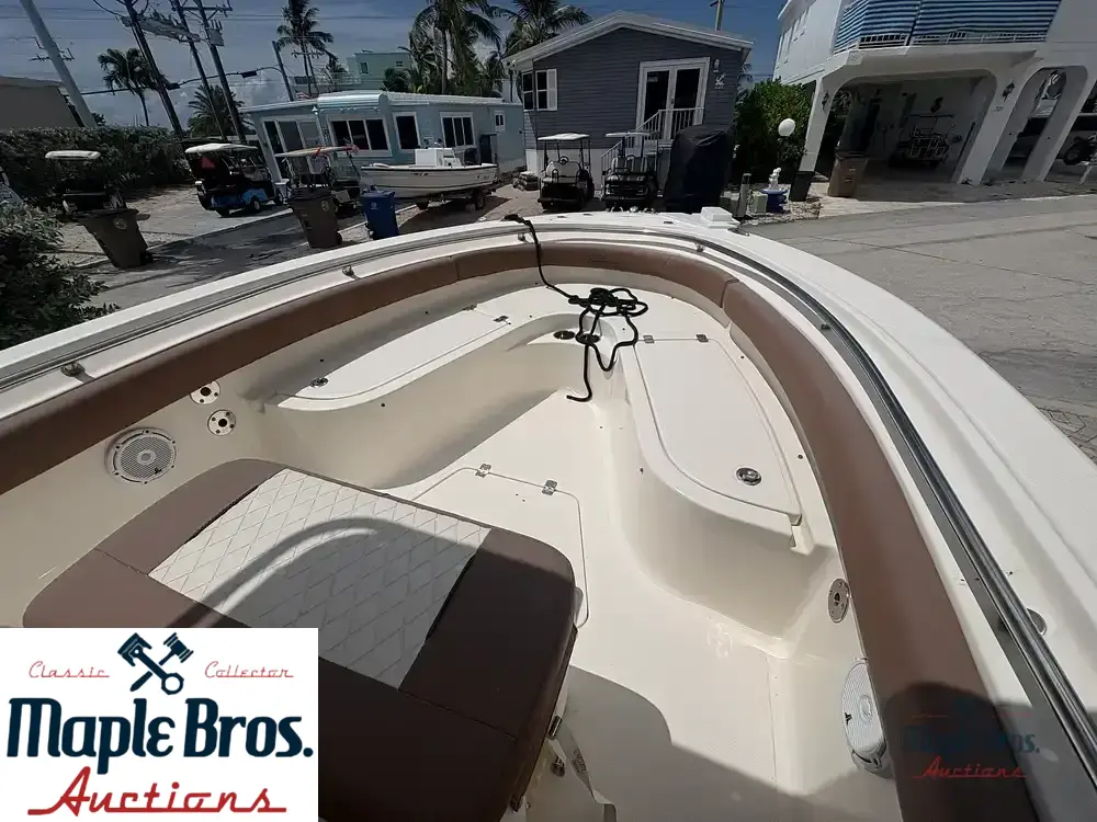 2022 Pioneer 222 Sportfish