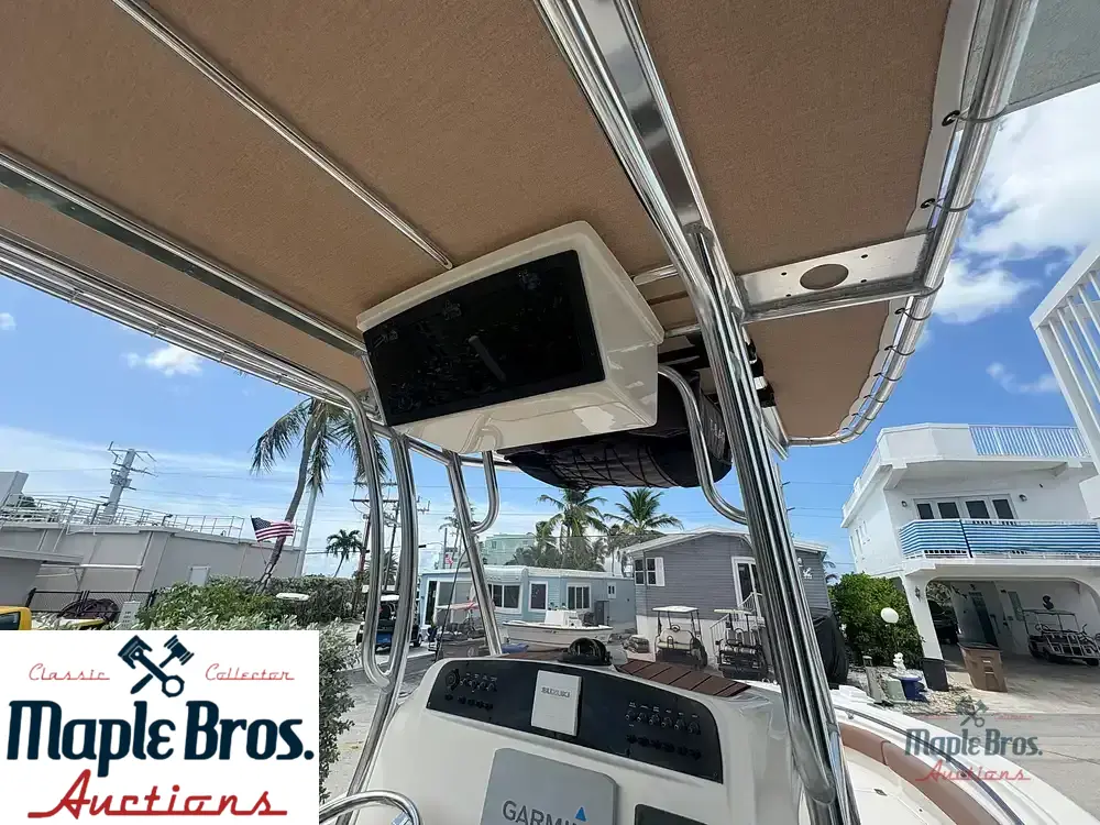 2022 Pioneer 222 Sportfish