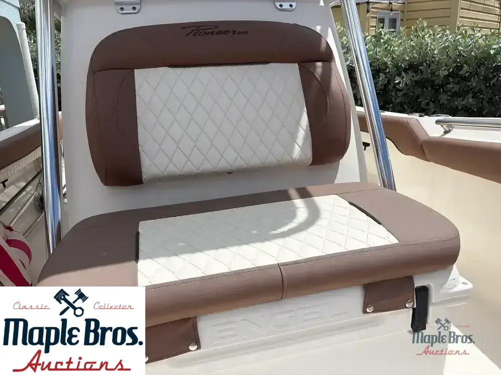 2022 Pioneer 222 Sportfish