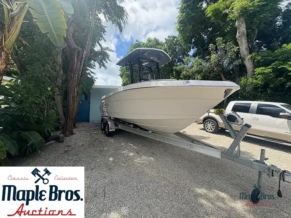 2021 Robalo R222