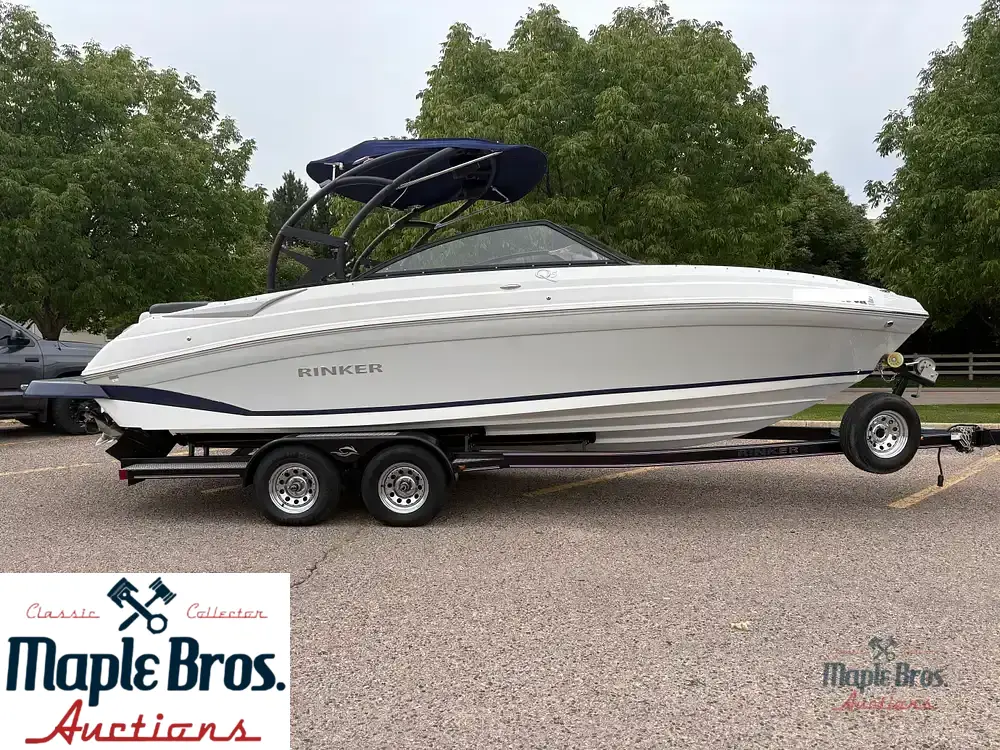 2018 Rinker Q5
