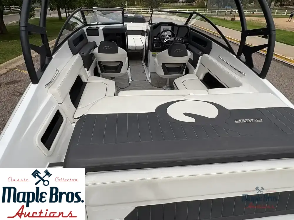 2018 Rinker Q5