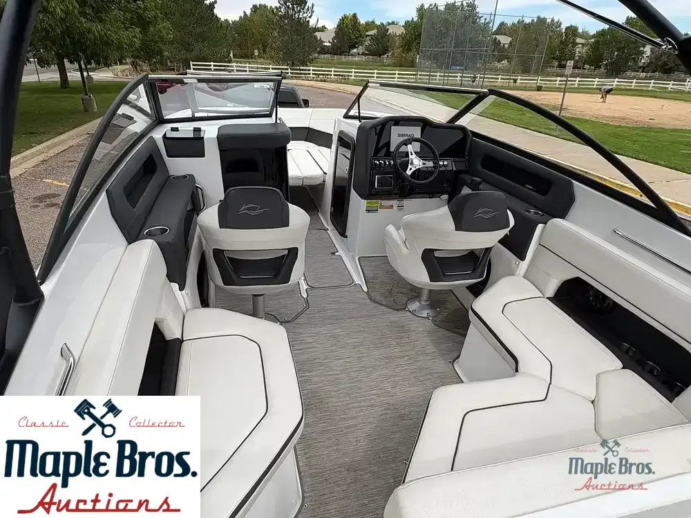 2018 Rinker Q5