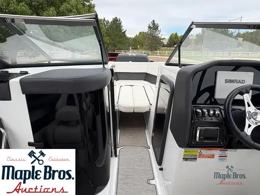 2018 Rinker Q5