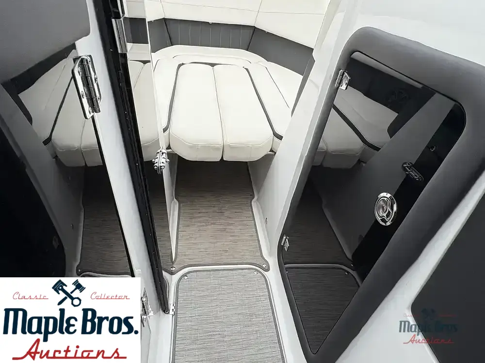 2018 Rinker Q5