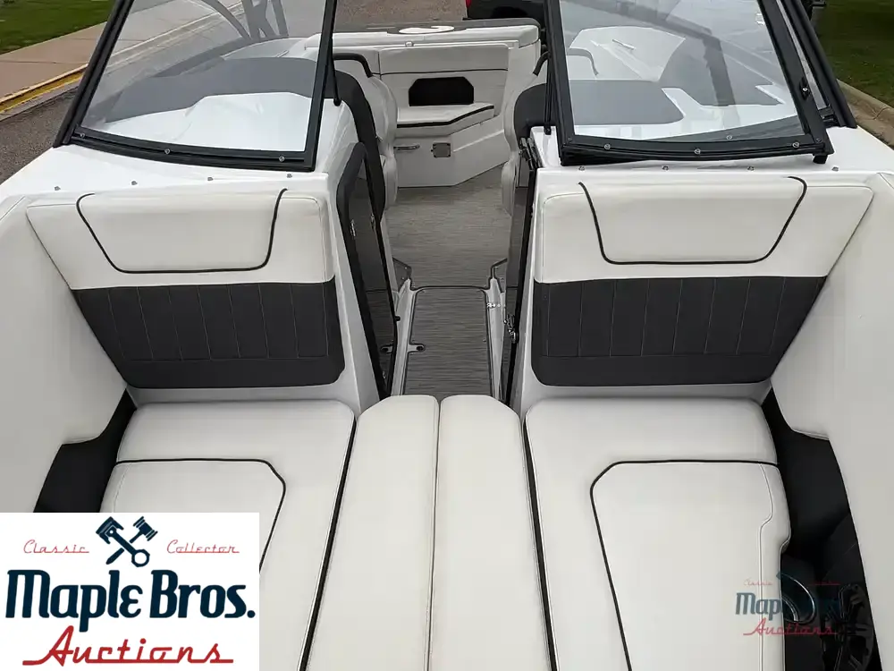 2018 Rinker Q5