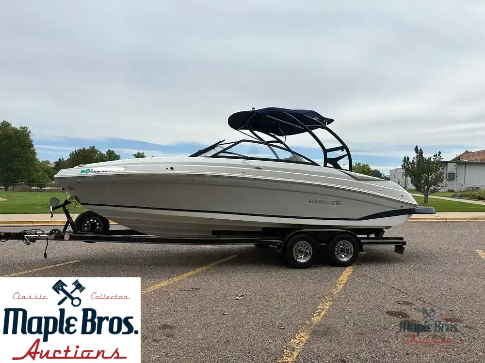2018 Rinker Q5