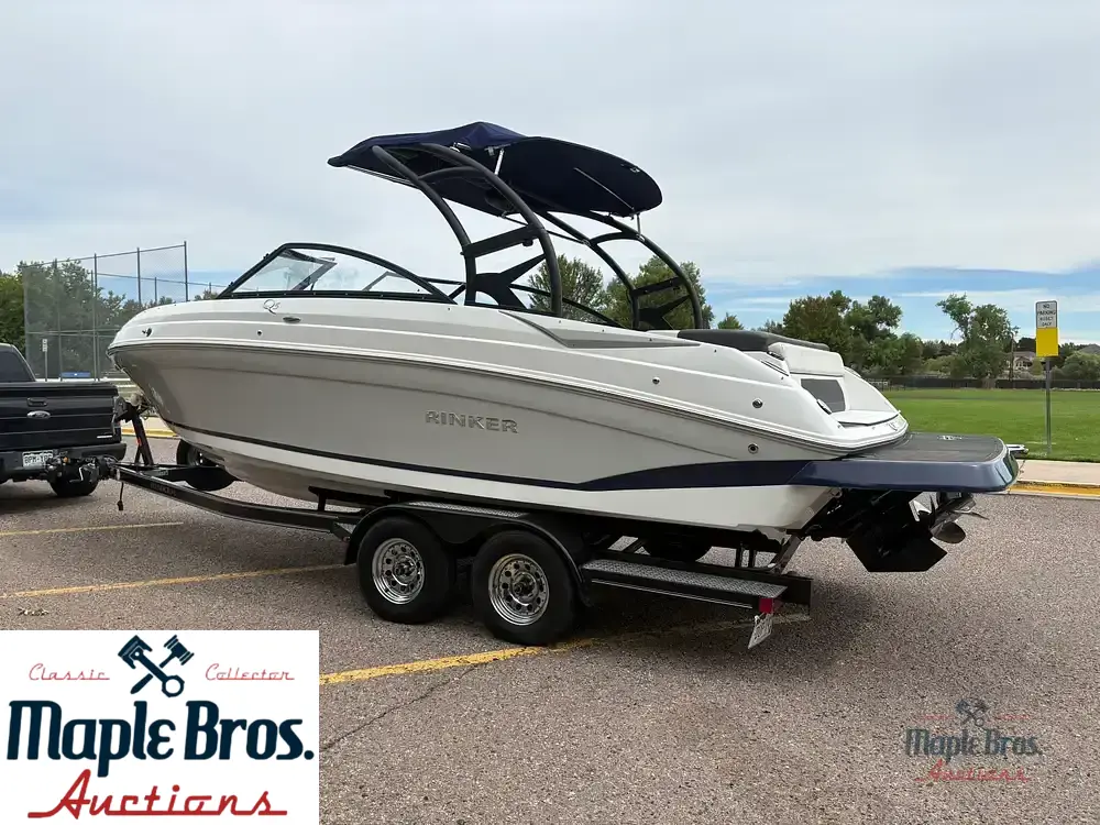2018 Rinker Q5