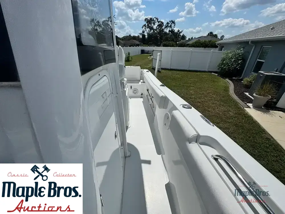 2018 Sea Hunt Ultra 235 SE