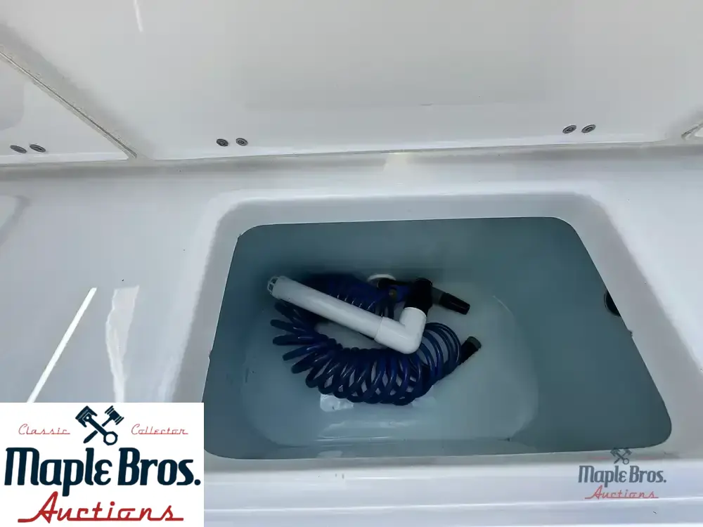 2018 Sea Hunt Ultra 235 SE