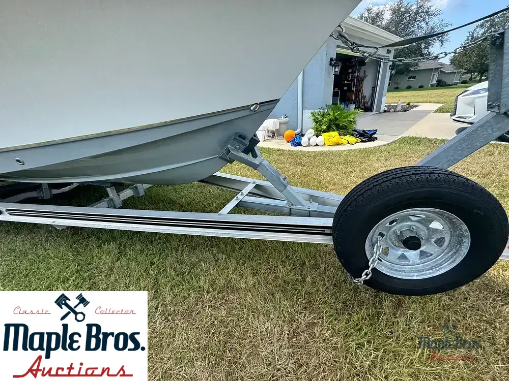 2018 Sea Hunt Ultra 235 SE