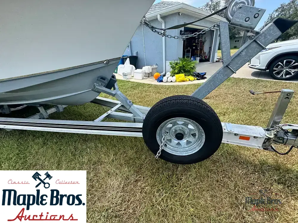2018 Sea Hunt Ultra 235 SE