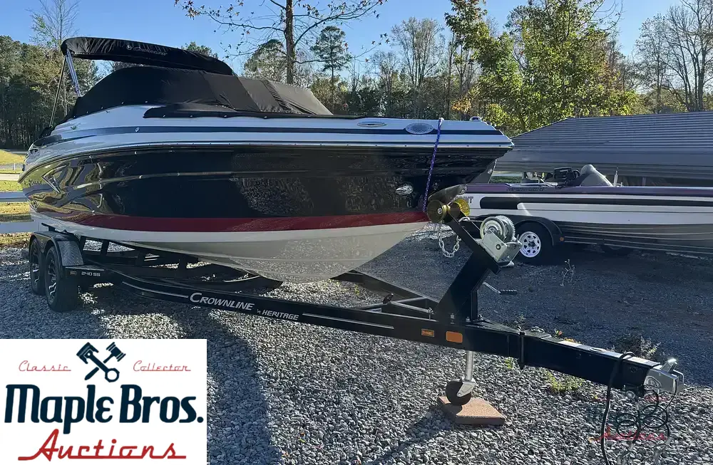 2023 Crownline 240 SS