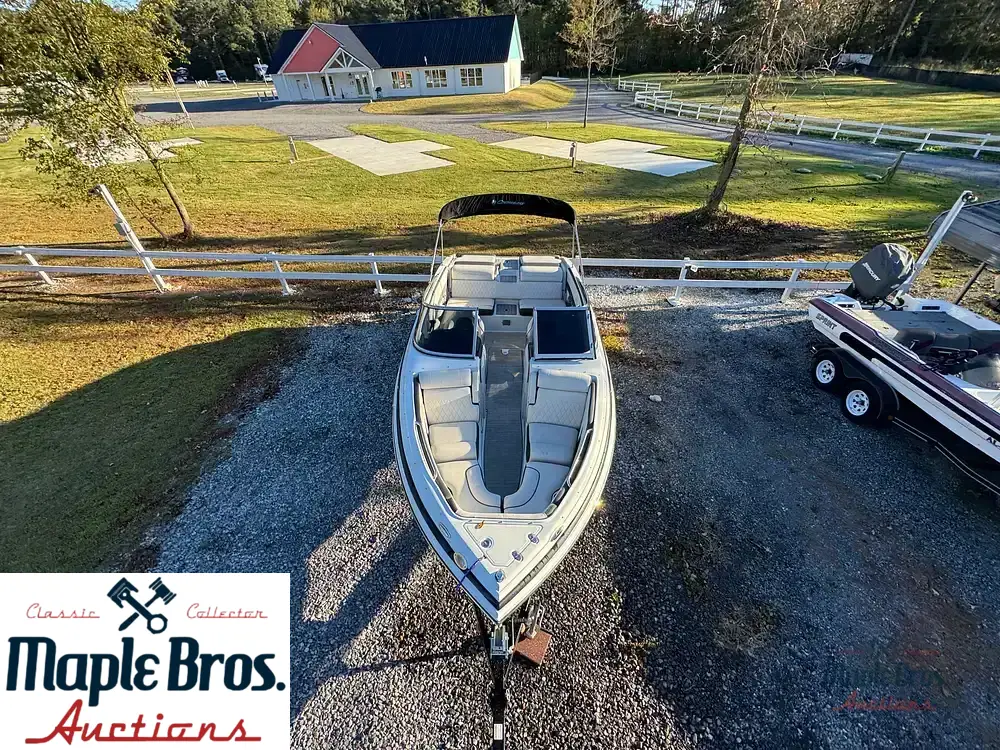 2023 Crownline 240 SS