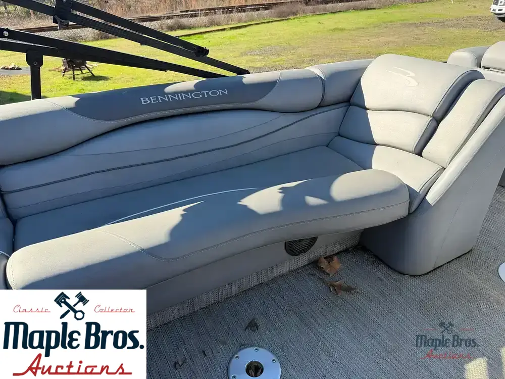 2021 Bennington R23