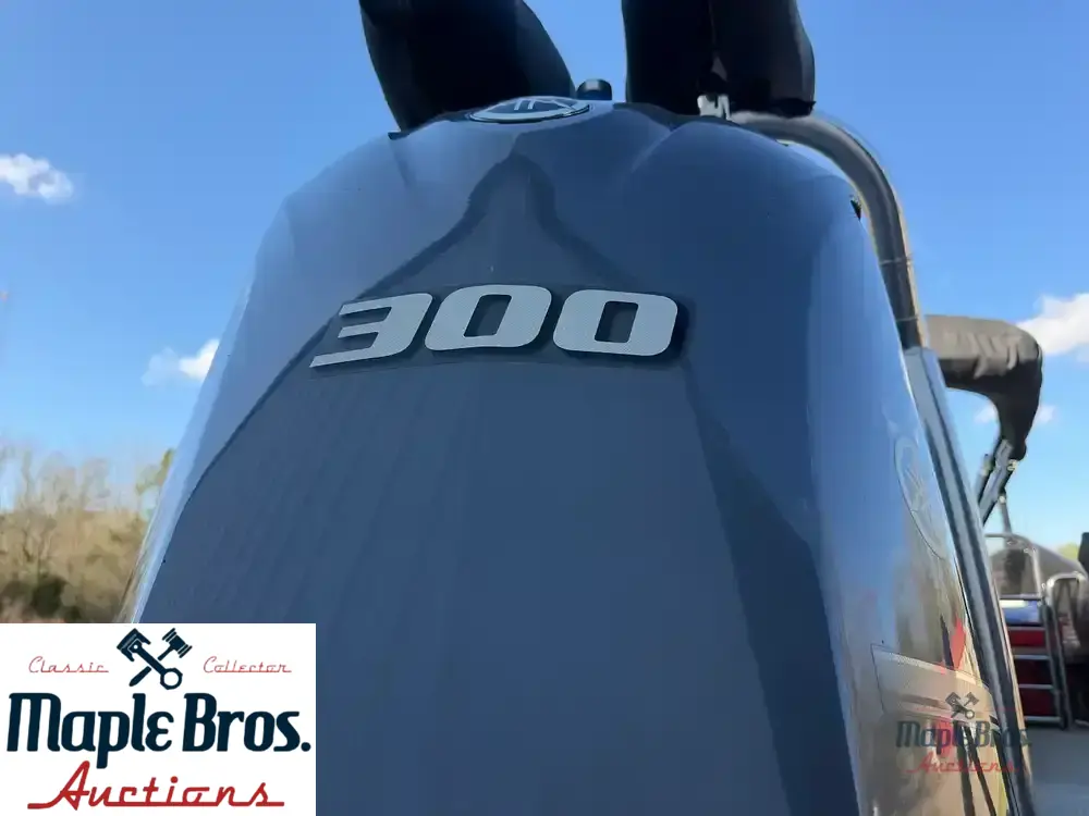 2021 Bennington R23