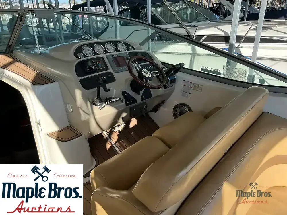 2005 Chaparral 310 Signature