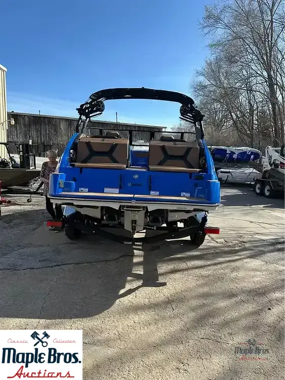 2025 Yamaha 222xe