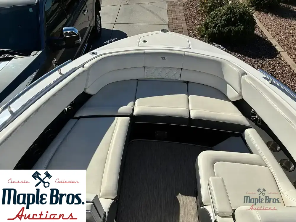 2019 Regal 2800