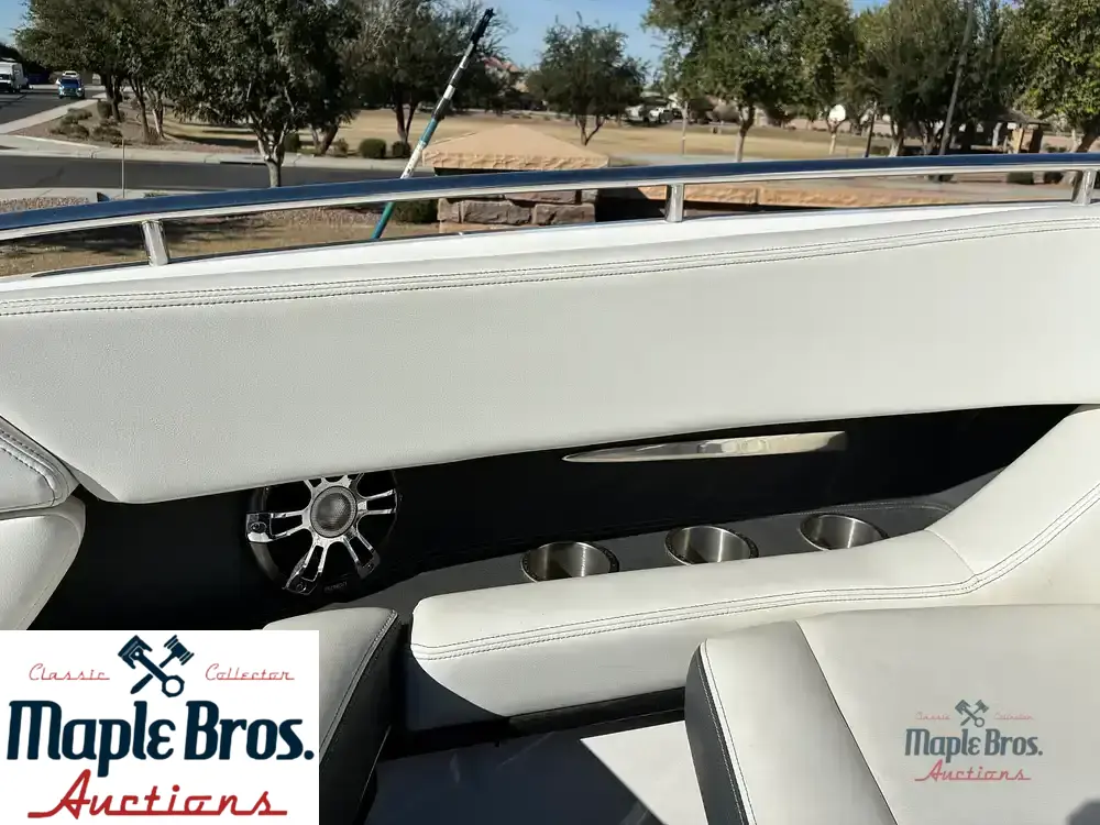 2019 Regal 2800