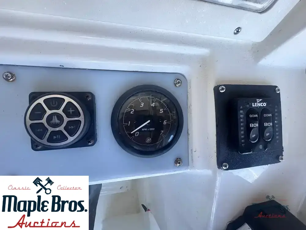 2001 Cobia 250WA