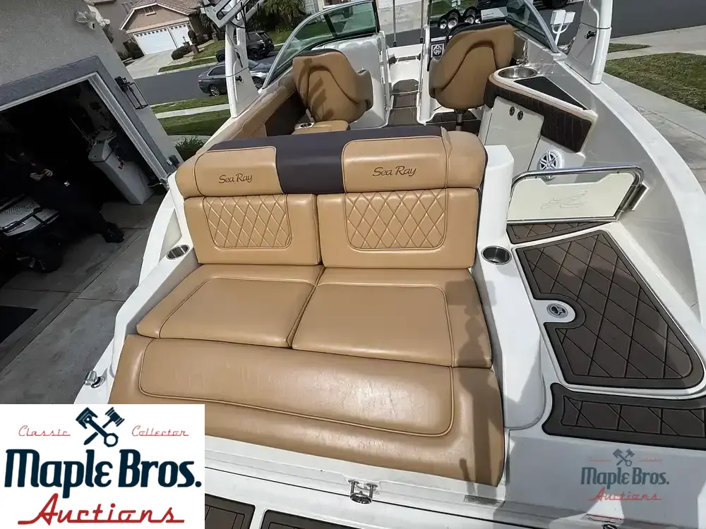 2013 Sea Ray 260 Sundeck