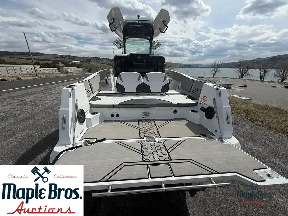 2020 Scarab 255 Open