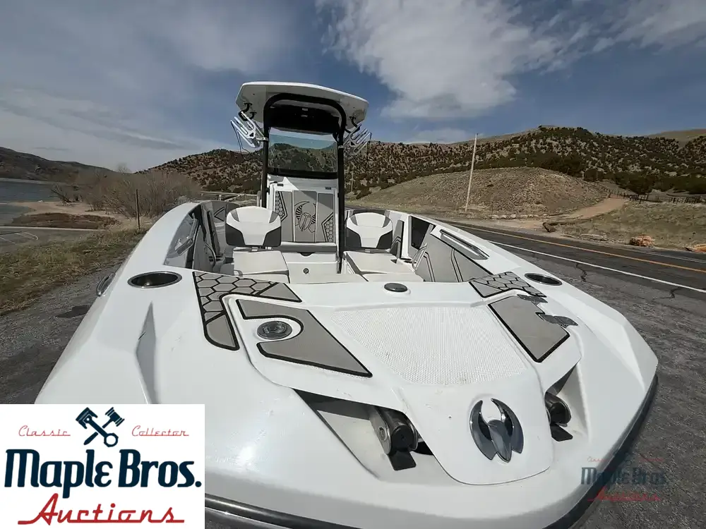 2020 Scarab 255 Open
