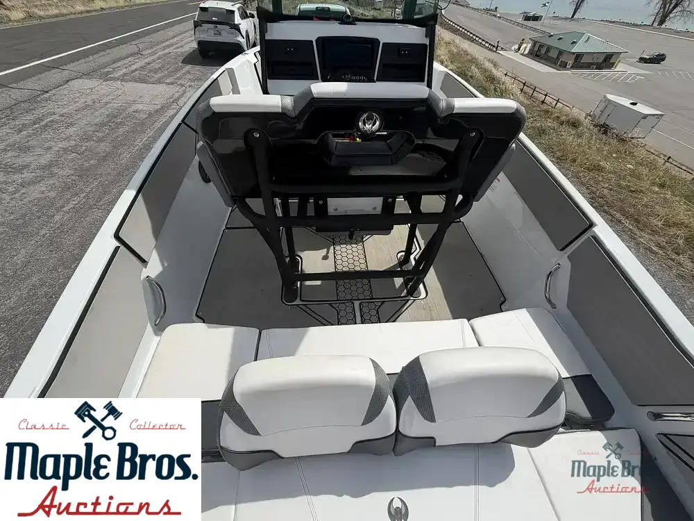 2020 Scarab 255 Open