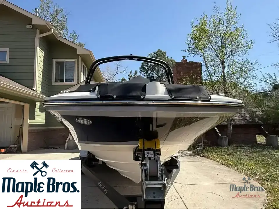 2022 Sea Ray SPX210