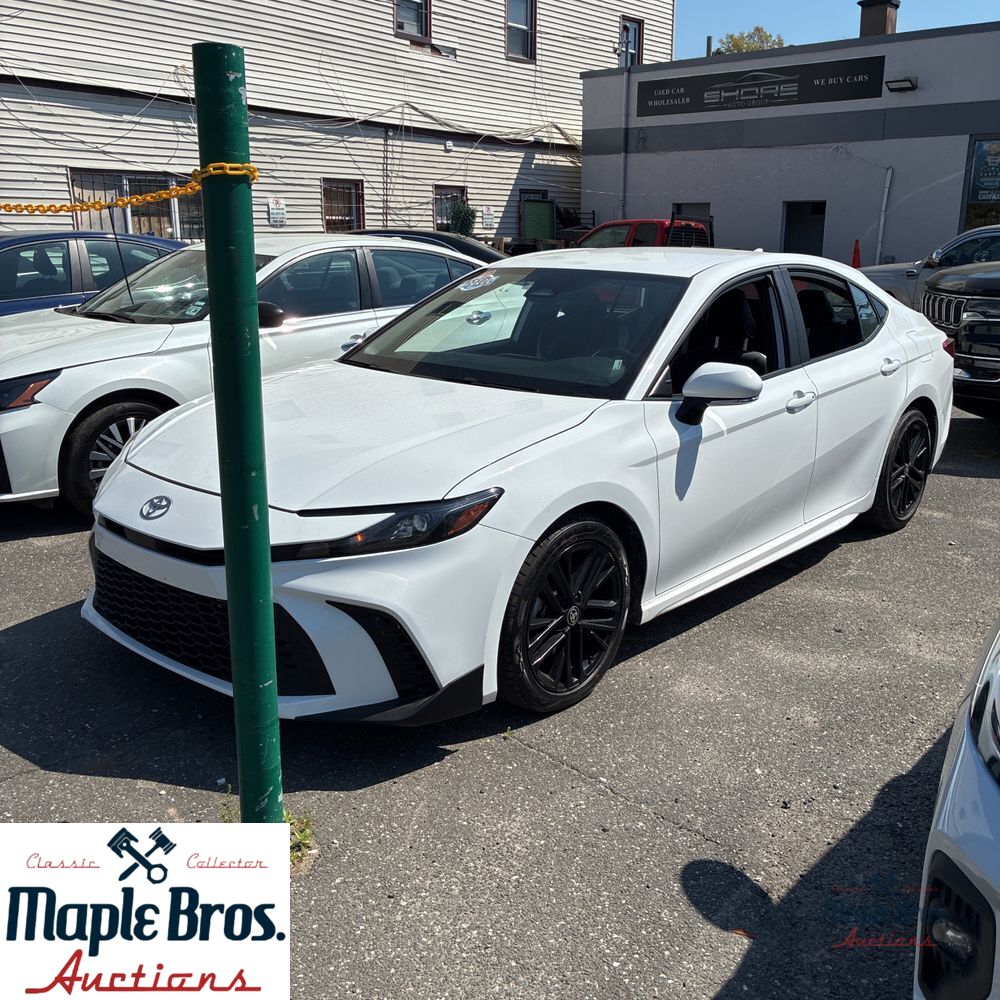 2025 Toyota Camry SE