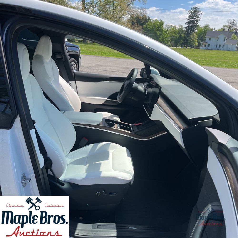 2022 Tesla Model X Base