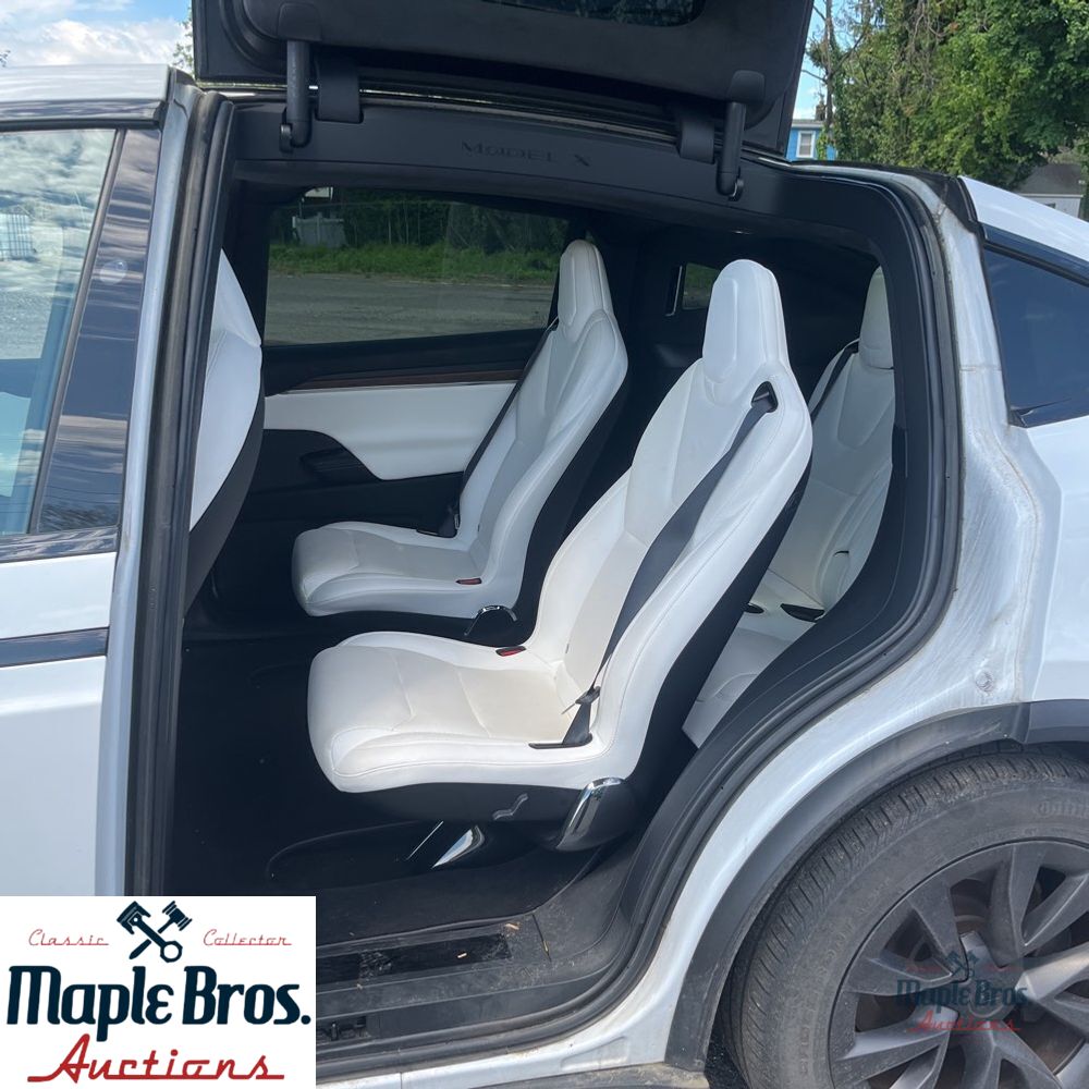 2022 Tesla Model X Base