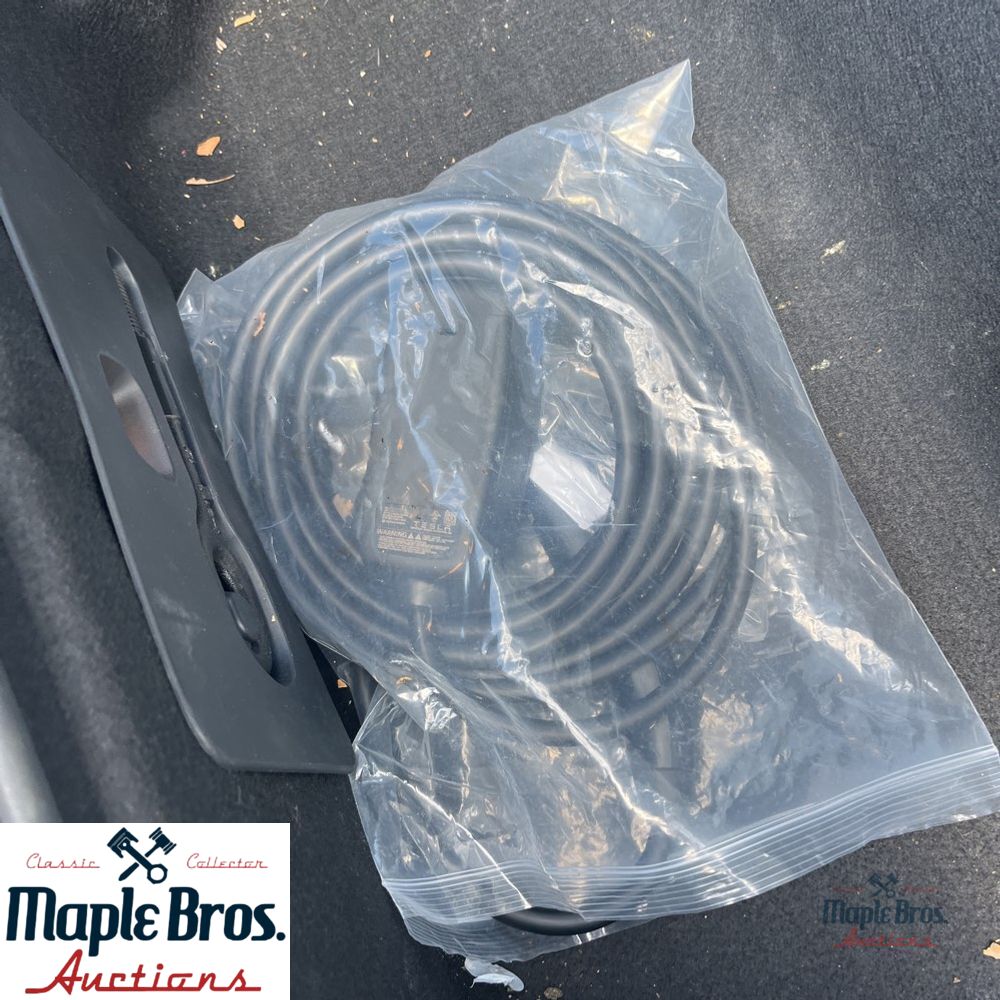 2022 Tesla Model X Base