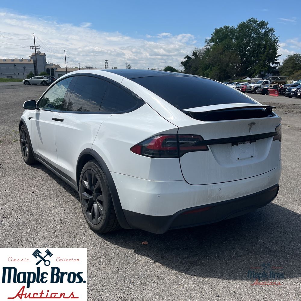 2022 Tesla Model X Base