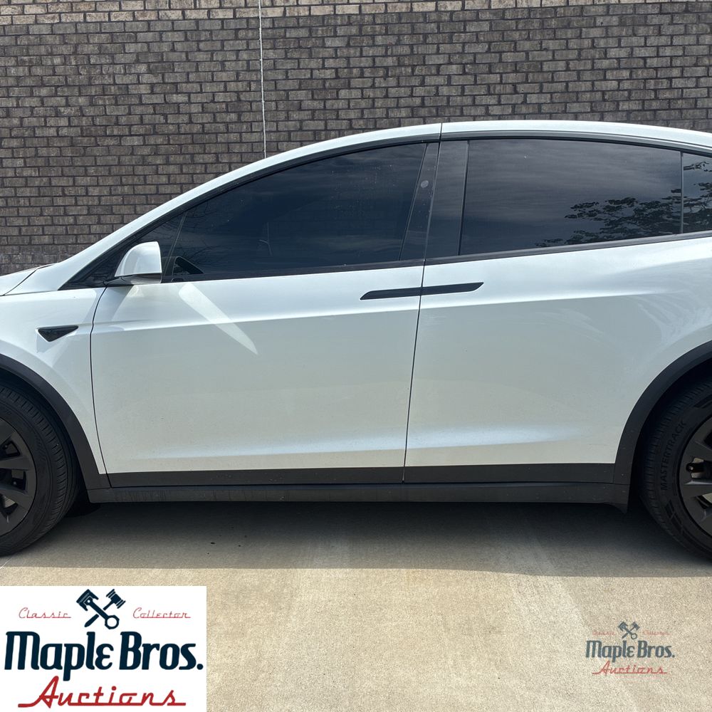 2022 Tesla Model X Base