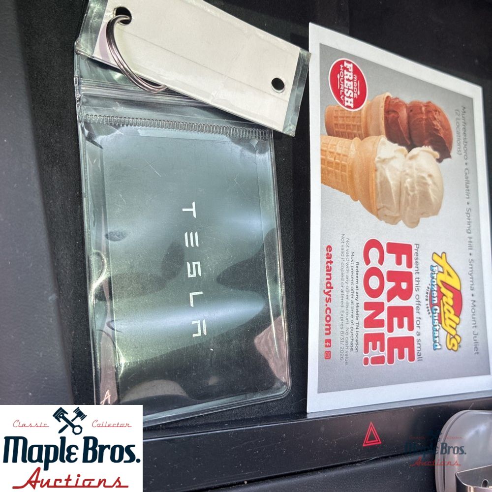 2022 Tesla Model X Base