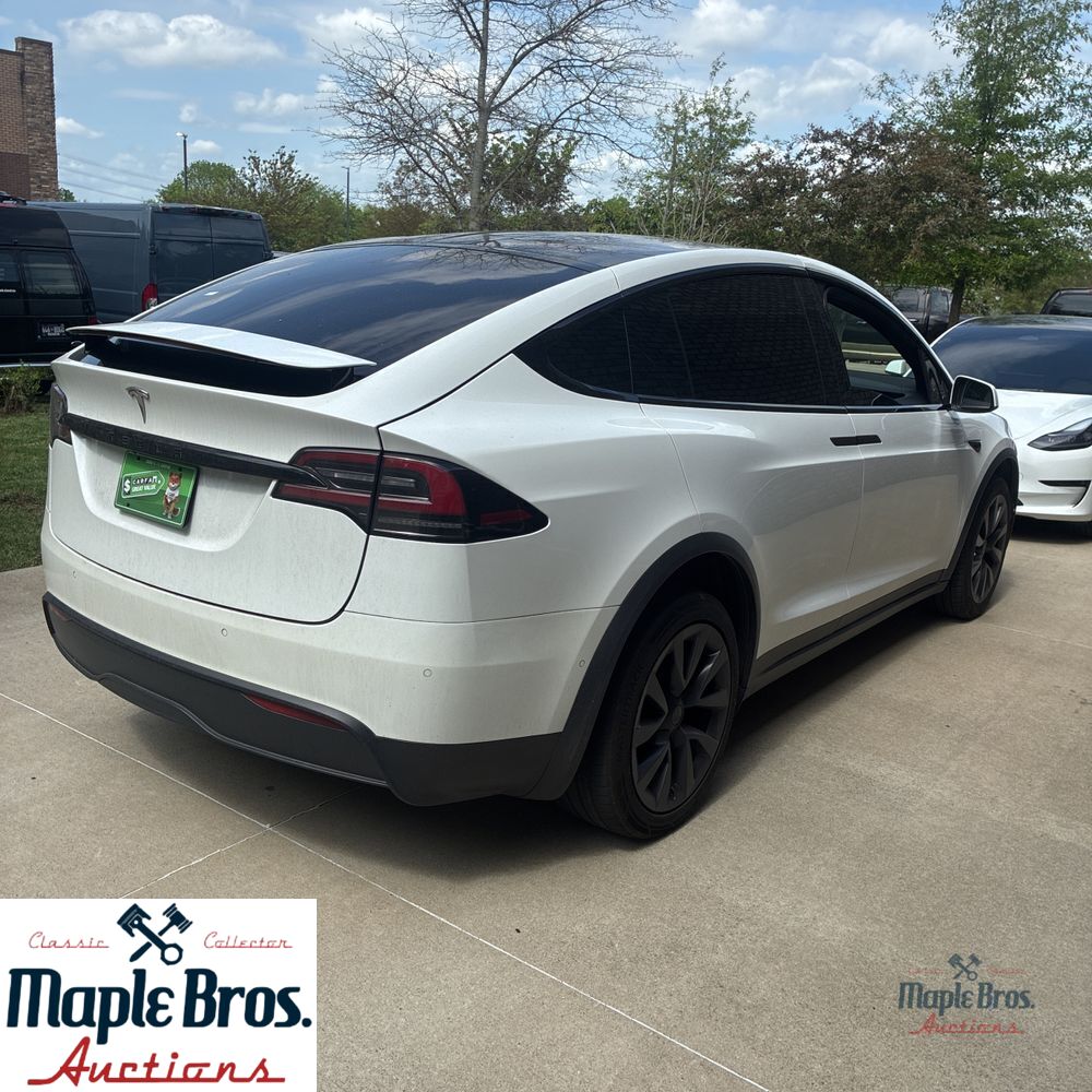 2022 Tesla Model X Base